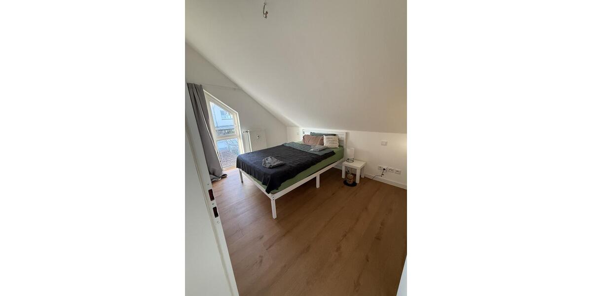 Dachgeschoßwohnung Friedrichsdorf - 2 Zimmer, 60 m&sup2;, 1.300&euro; | Angebot:25919026