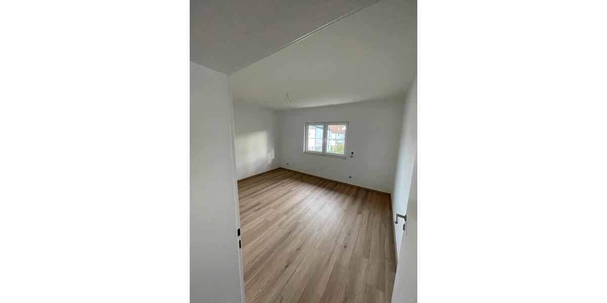 Etagenwohnung Friedrichsdorf - 4 Zimmer, 93 m&sup2;, 1.850&euro; | Angebot:26364519