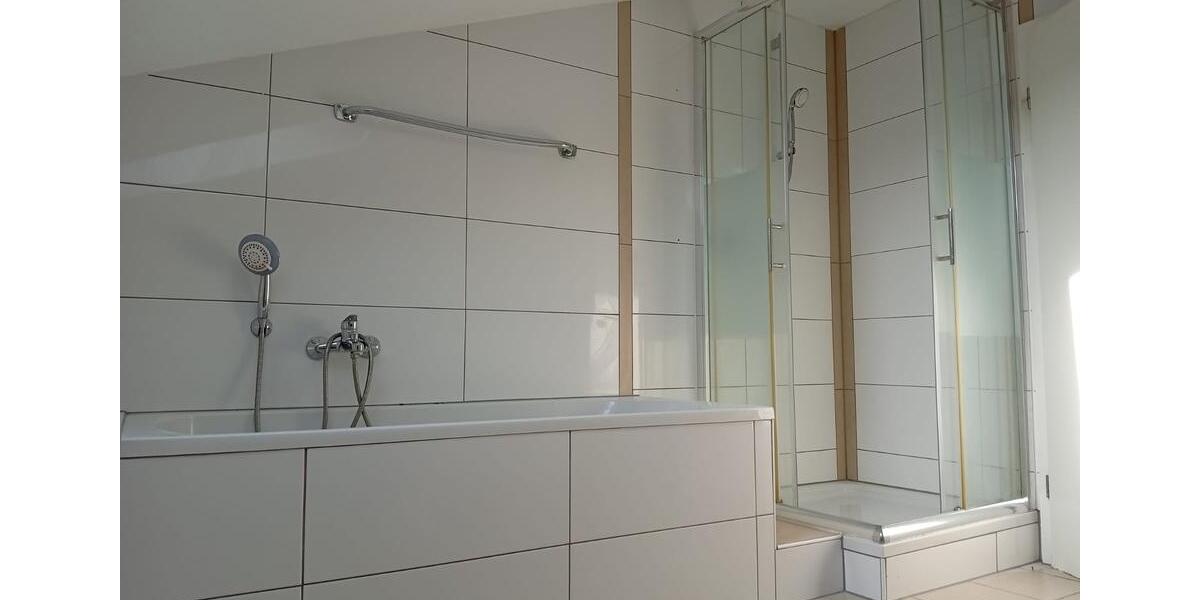 Dachgeschoßwohnung Gelnhausen - 3.5 Zimmer, 105 m&sup2;, 1.090&euro; | Angebot:25542849