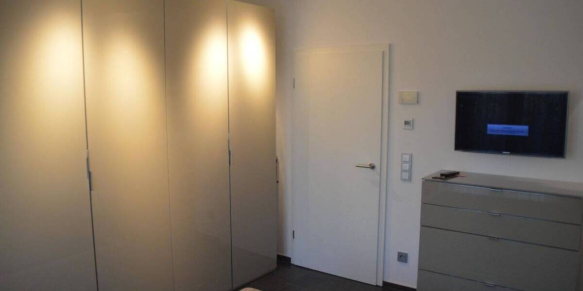 Etagenwohnung Offenbach am Main Hafen - 2 Zimmer, 86 m&sup2;, 1.650&euro; | Angebot:26886513