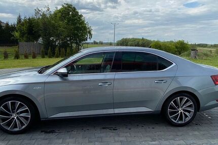 Skoda Superb 175.000 km 15.700 &euro; Frankfurt nad Menem 60437