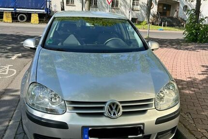 VW Golf 170.500 km 2.400 &euro; Frankfurt am Main 60488