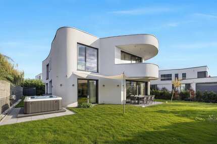 Haus Frankfurt am Main Kalbach - 14 Zimmer, 495 m&sup2;, 3.750.000&euro; | Angebot:25148177