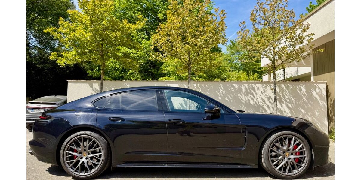 Porsche Panamera 154.500 km 59.600 &euro; Obertshausen 63179