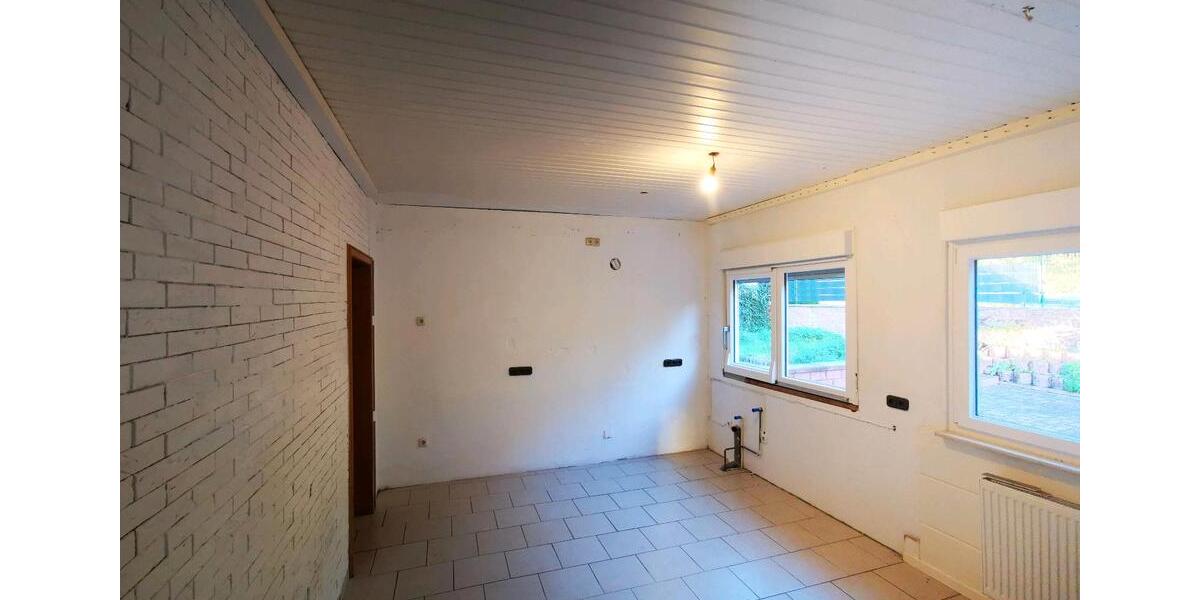 Einfamilienhaus Büdingen - 10 Zimmer, 249 m&sup2;, 349.000&euro; | Angebot:24538124