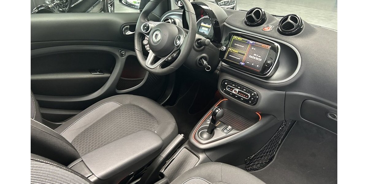 Smart ForTwo EQ CABRIO EXCLUSIVE-22KW-RÜCKFAHRKAMERA! 13.660 km 17.989 &euro; Groß-Umstadt 64823