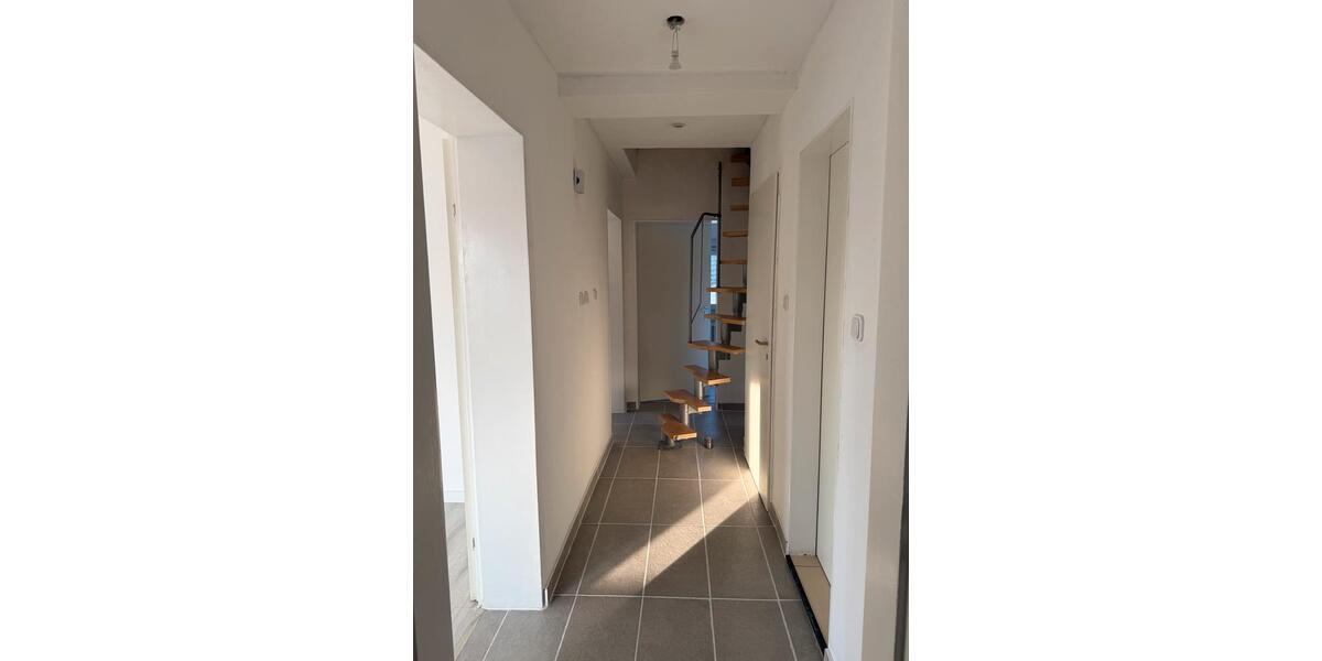 Maisonettenwohnung Karben - 3 Zimmer, 130 m&sup2;, 1.100&euro; | Angebot:25929750