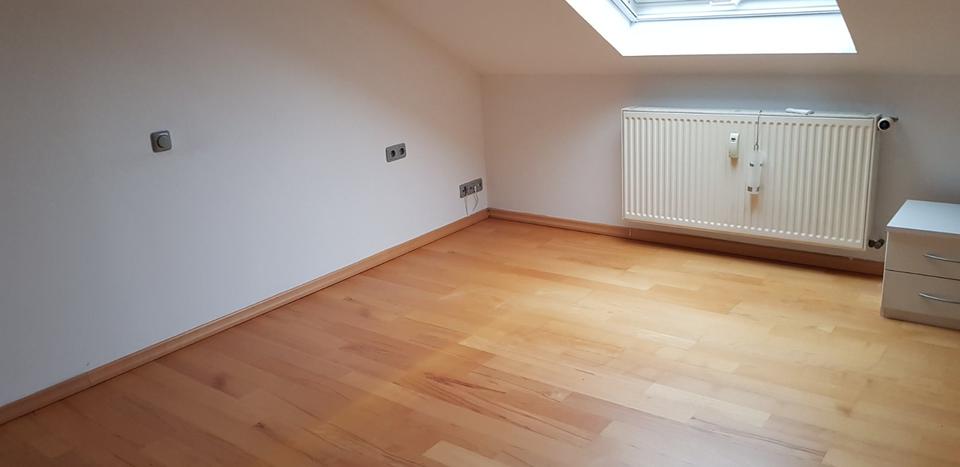 Dachgeschoßwohnung Biebergemünd - 3.5 Zimmer, 110 m&sup2;, 880&euro; | Angebot:25956836