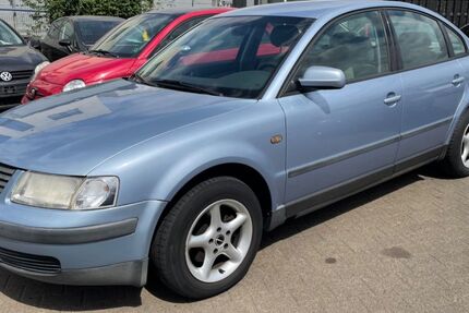 VW Passat 215.000 km 999 &euro; Frankfurt am Main 60314