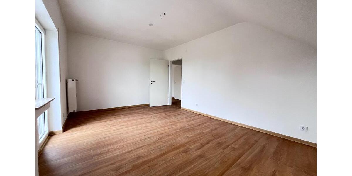 Etagenwohnung Frankfurt am Main Bonames - 3 Zimmer, 101 m&sup2;, 1.780&euro; | Angebot:25784289