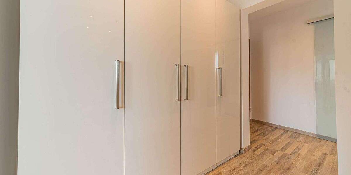 Etagenwohnung Frankfurt am Main Westend-Süd - 2 Zimmer, 66 m&sup2;, 2.460&euro; | Angebot:25661843