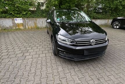 VW Touran 111.850 km 22.000 &euro; Frankfurt am Main 60486