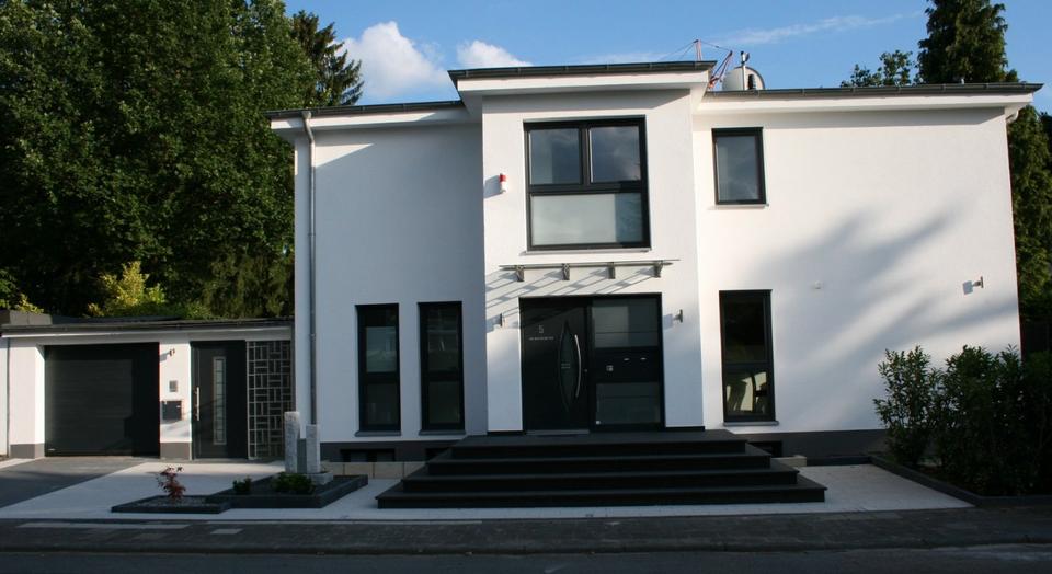 Einfamilienhaus Dreieich - 9 Zimmer, 300 m&sup2;, 4.200&euro; | Angebot:26336525