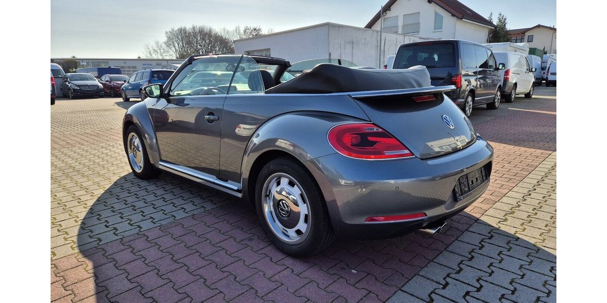 VW Beetle Sport Fender Soundsystem, Bi-Xenon, Navigat 68.122 km 16.890 &euro; Rodgau 63110