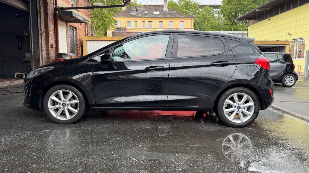 Ford Fiesta 85.000 km 11.990 &euro; Frankfurt 60314