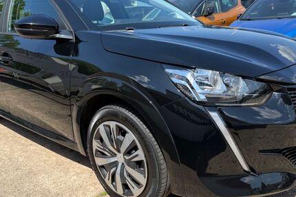 Peugeot 208 81.000 km 13.990 &euro; Mainaschaff 63814
