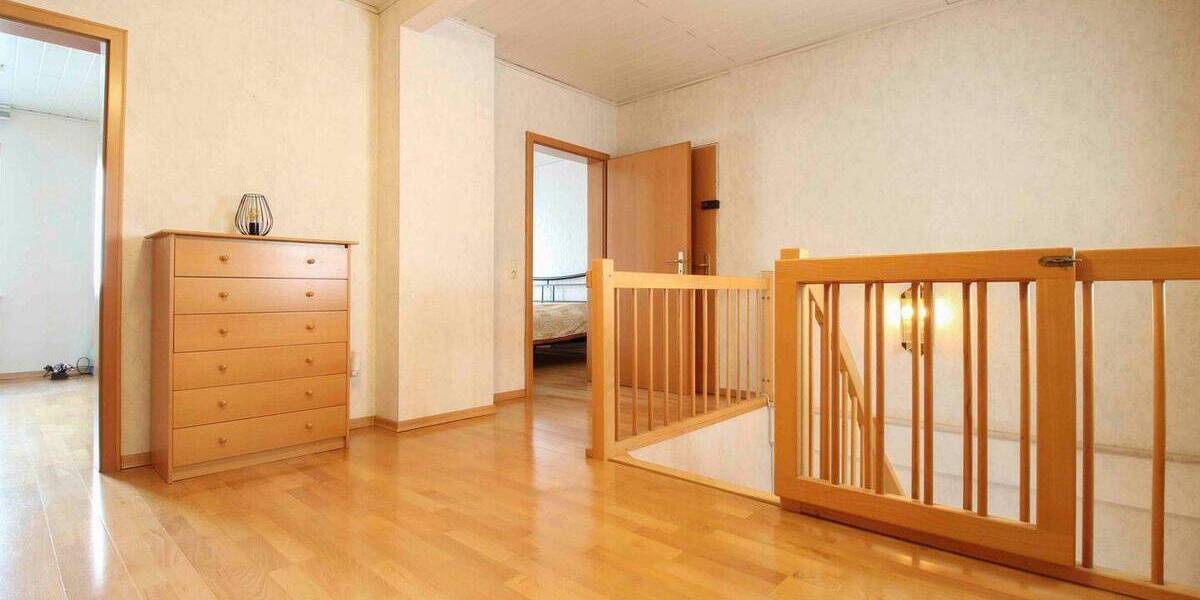 Einfamilienhaus Frankfurt am Main Rödelheim - 6 Zimmer, 175 m&sup2;, 749.000&euro; | Angebot:26607885