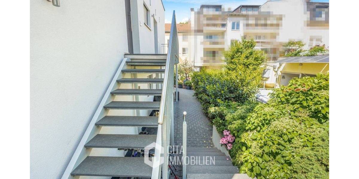 Mehrfamilienhaus, Wohnhaus Frankfurt am Main Nieder-Eschbach - 7 Zimmer, 270 m&sup2;, 1.790.000&euro; | Angebot:25690357