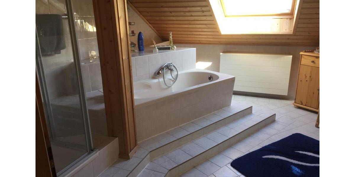 Dachgeschoßwohnung Ranstadt - 6 Zimmer, 210 m&sup2;, 250.000&euro; | Angebot:25871007