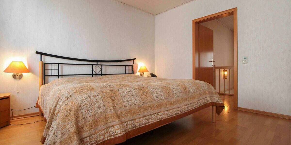 Einfamilienhaus Frankfurt am Main Rödelheim - 6 Zimmer, 175 m&sup2;, 799.000&euro; | Angebot:25986496