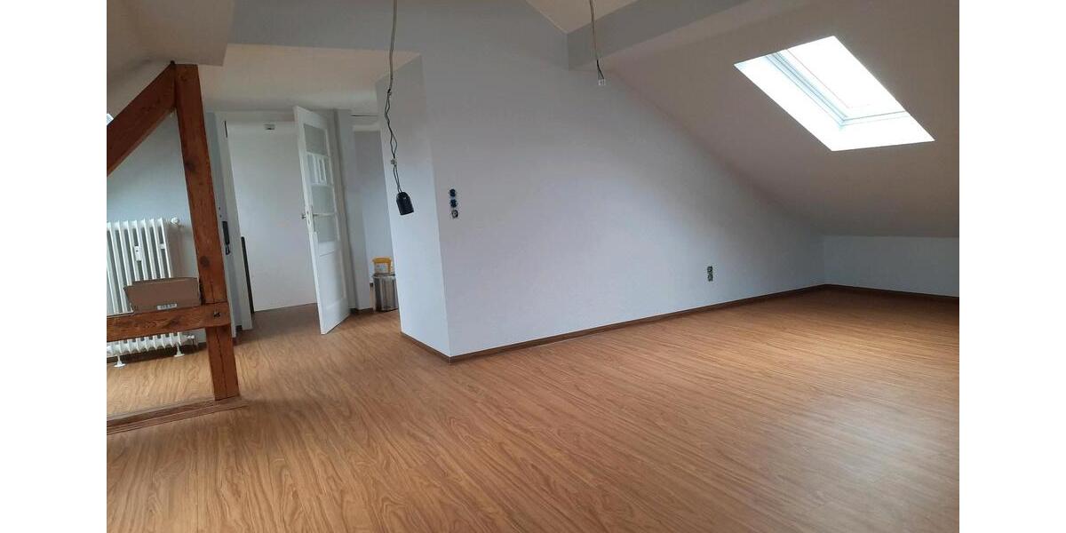 Dachgeschoßwohnung Frankfurt am Main Oberrad - 1 Zimmer, 42 m&sup2;, 950&euro; | Angebot:25968063