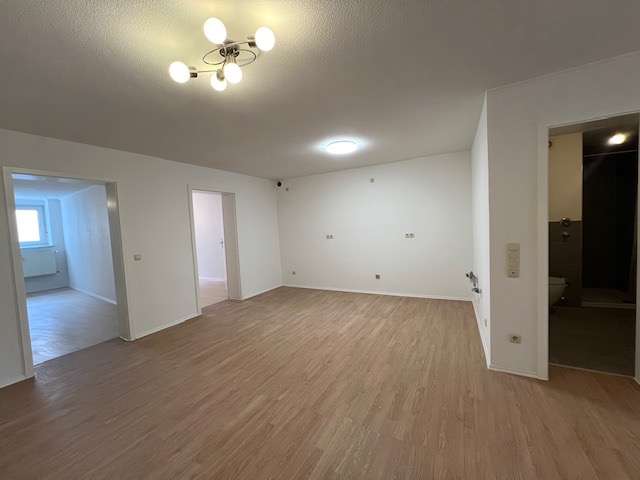 Etagenwohnung Wöllstadt - 4.5 Zimmer, 108 m&sup2;, 1.300&euro; | Angebot:25103026