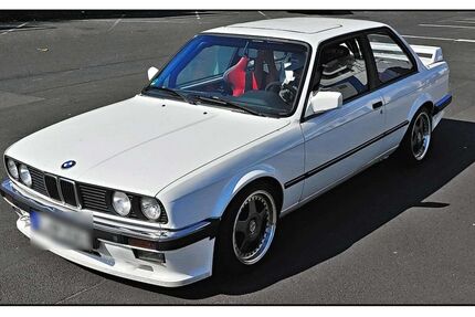 BMW 325 156.000 km 22.999 &euro; Frankfurt 60487