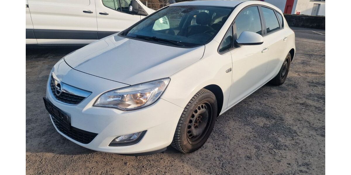 Opel Astra 110.000 km 2.500 &euro; Büdingen 63654