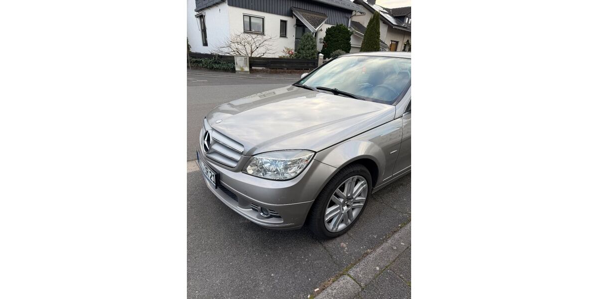 Mercedes-Benz C 220 180.000 km 9.700 &euro; Bruchköbel 63486
