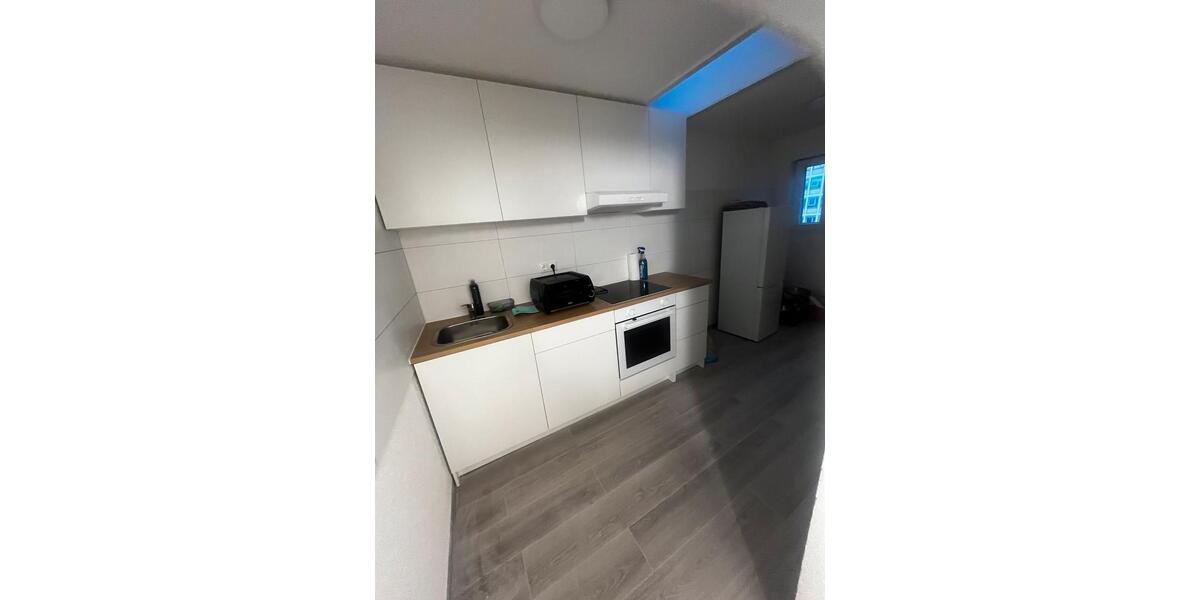 Etagenwohnung Friedberg (Hessen) - 11 Zimmer, 200 m&sup2;, 600&euro; | Angebot:27621287