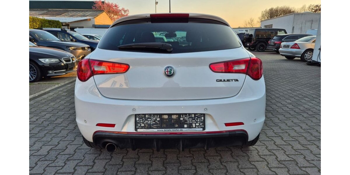 Alfa Romeo Giulietta Sport Navigation, Klima, Einparkhilfe 89.100 km 11.990 &euro; Rodgau 63110