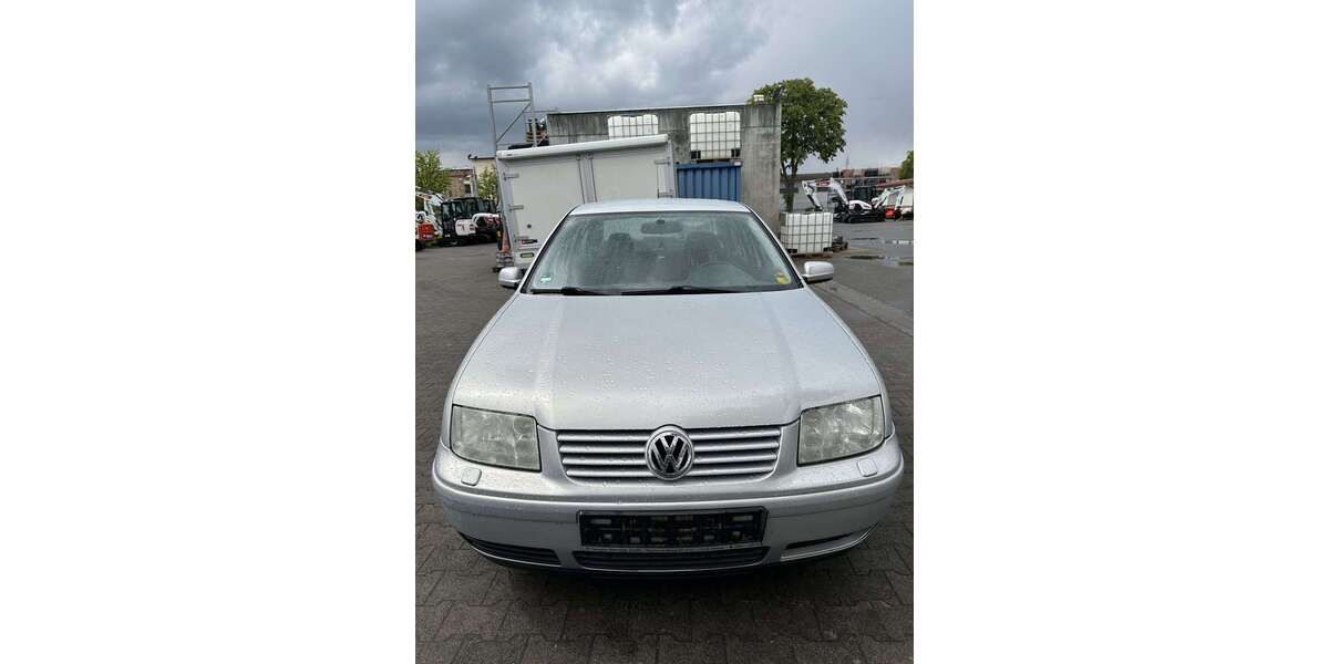 VW Bora 244.333 km 500 &euro; Offenbach 63069