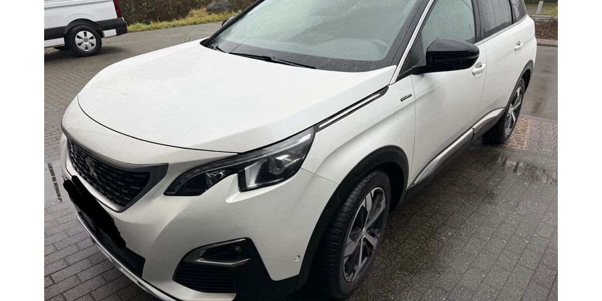 Peugeot 5008 180.000 km 14.999 &euro; Hanau 63457