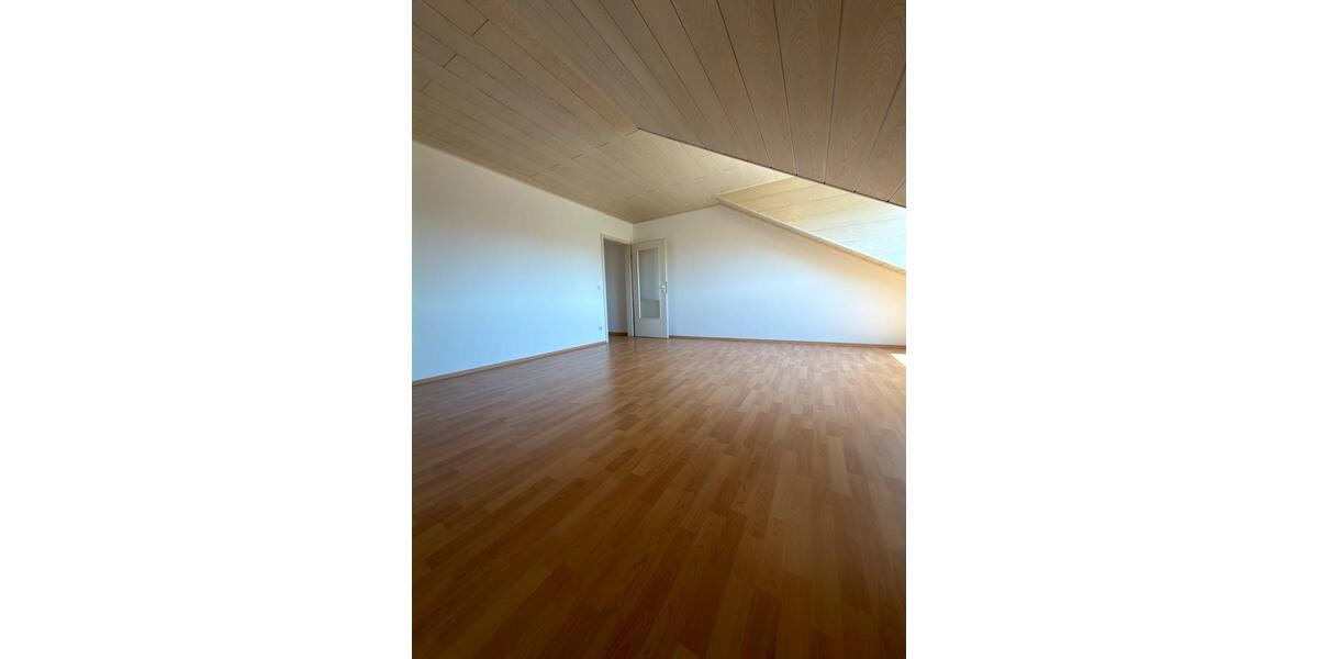 Dachgeschoßwohnung Eppertshausen - 2 Zimmer, 63 m&sup2;, 840&euro; | Angebot:27554838