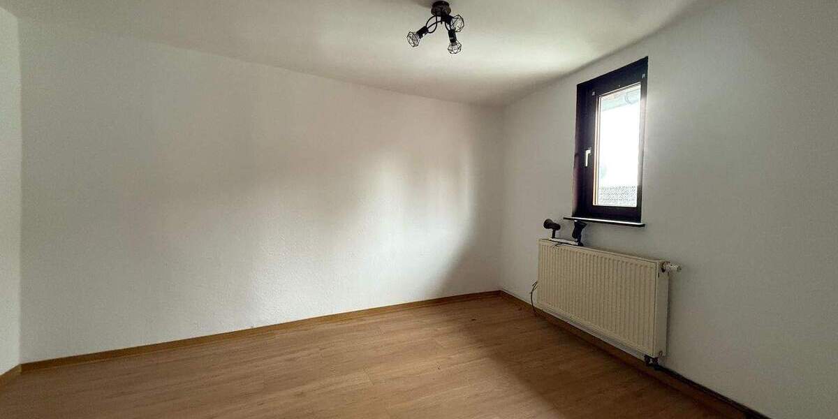 Einfamilienhaus Gelnhausen - 6 Zimmer, 125 m&sup2;, 115.000&euro; | Angebot:25685342