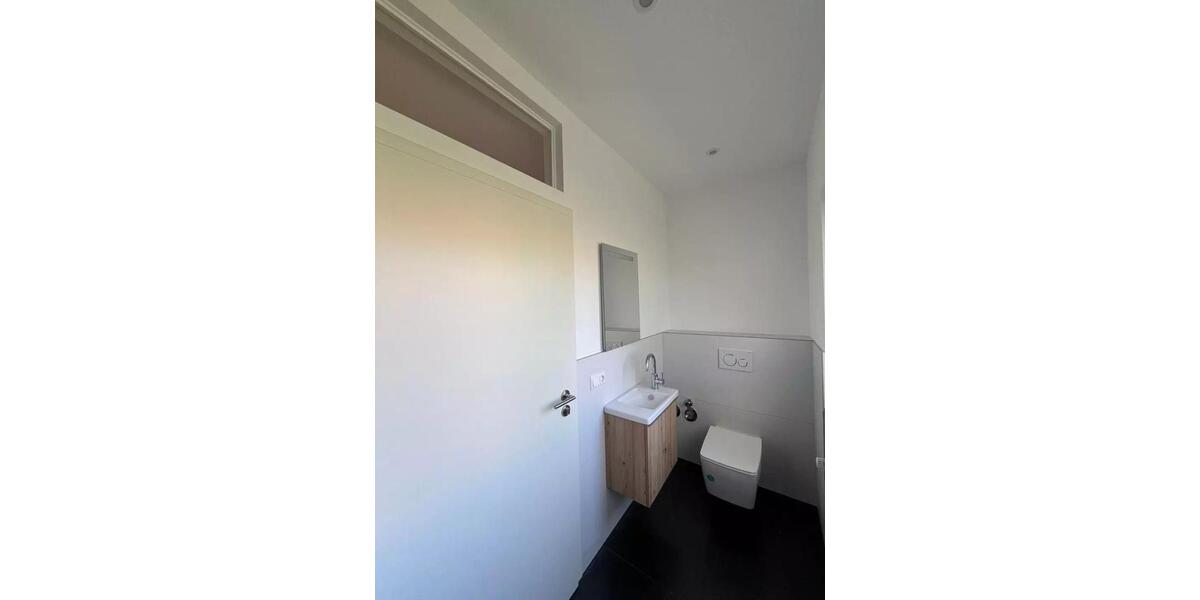 Hochparterre Bad Homburg vor der Höhe Gonzenheim - 5 Zimmer, 175 m&sup2;, 2.160&euro; | Angebot:25380898