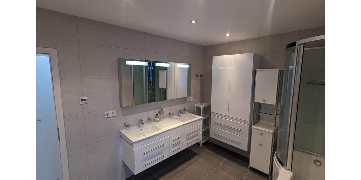 Einfamilienhaus Dreieich - 9 Zimmer, 300 m&sup2;, 4.390&euro; | Angebot:26615670