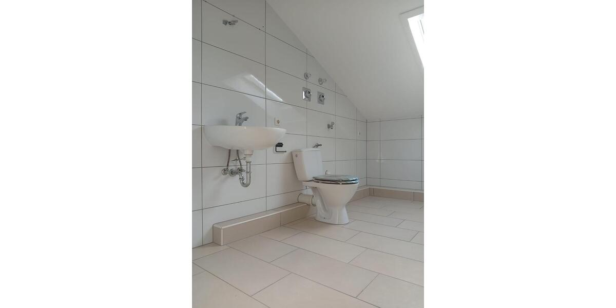 Dachgeschoßwohnung Gelnhausen - 3.5 Zimmer, 105 m&sup2;, 1.090&euro; | Angebot:25542849