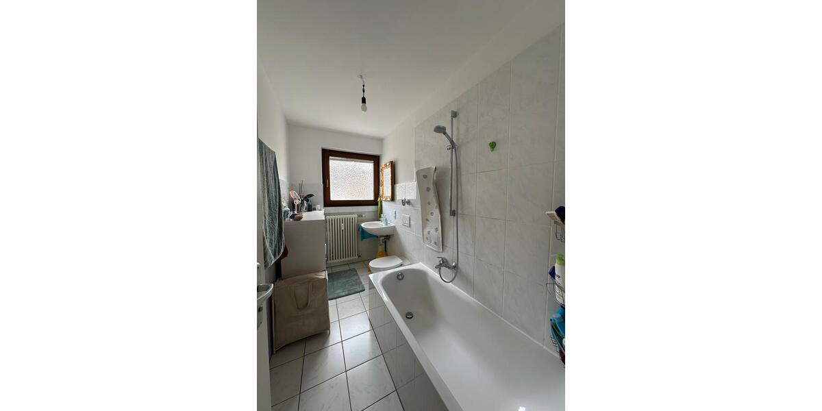 Etagenwohnung Frankfurt am Main Ginnheim - 3 Zimmer, 81 m&sup2;, 1.100&euro; | Angebot:26013344