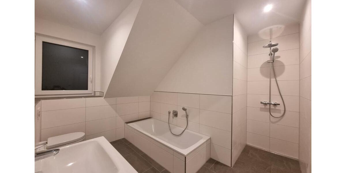 Dachgeschoßwohnung Hösbach - 4.5 Zimmer, 115 m&sup2;, 1.600&euro; | Angebot:27608628