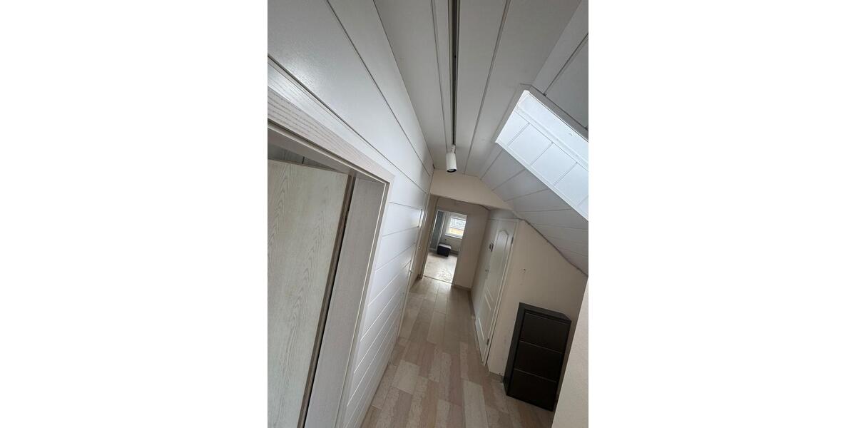 Dachgeschoßwohnung Hanau Groß-Steinheim - 3 Zimmer, 70 m&sup2;, 950&euro; | Angebot:25956833