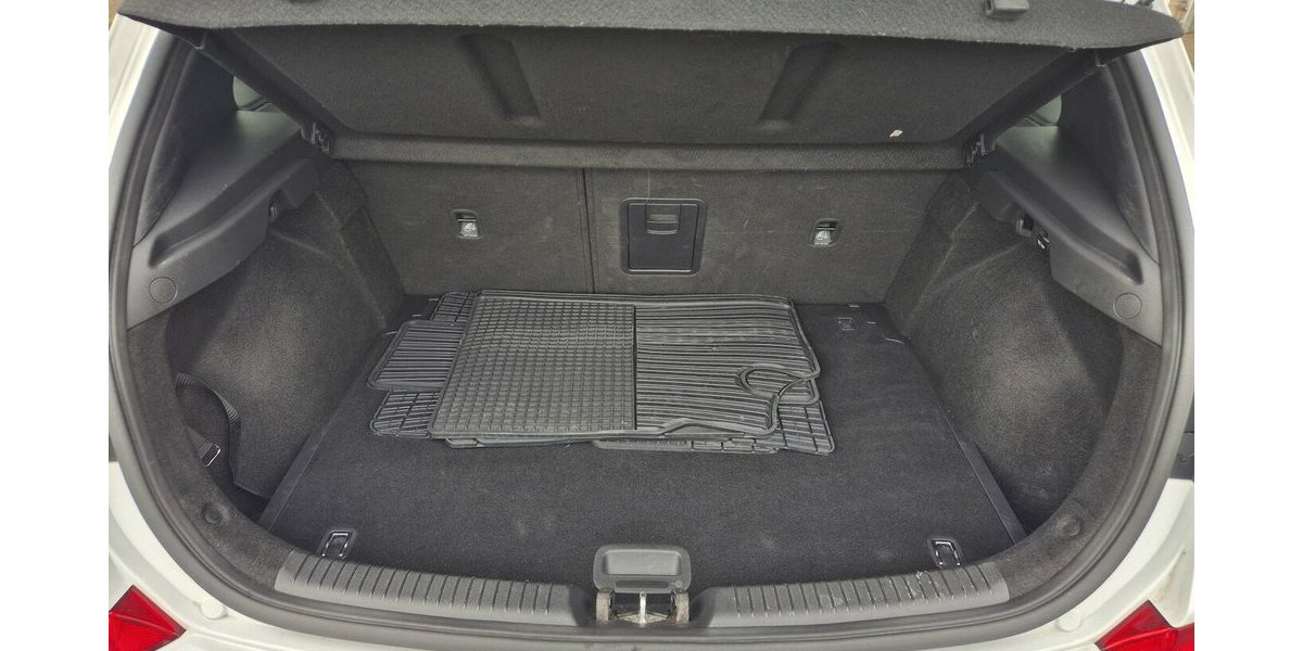 Hyundai i30 Passion +, Rückfahrkamera, Carplay, Navi, Sitz 85.411 km 14.990 &euro; Rodgau 63110