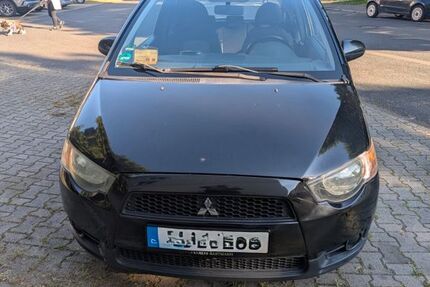 Mitsubishi Colt 116.000 km 2.300 &euro; Frankfurt am Main 60431