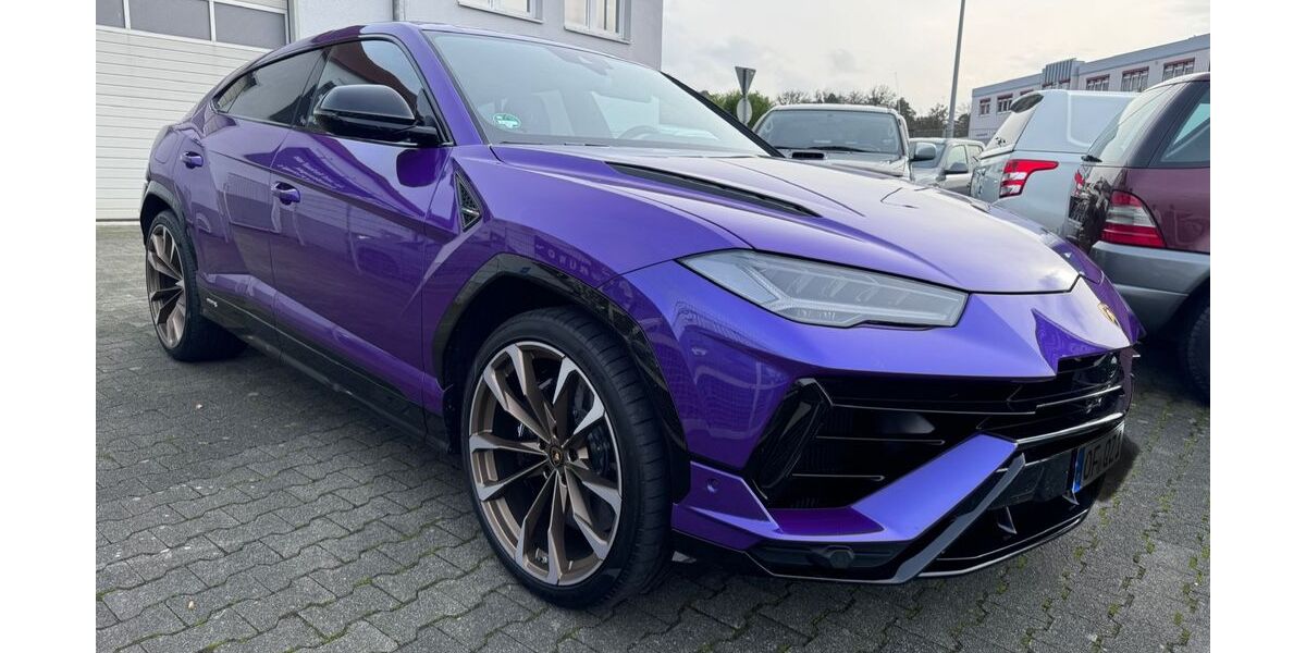 Lamborghini Urus 15.000 km 277.555 &euro; Rödermark 63322