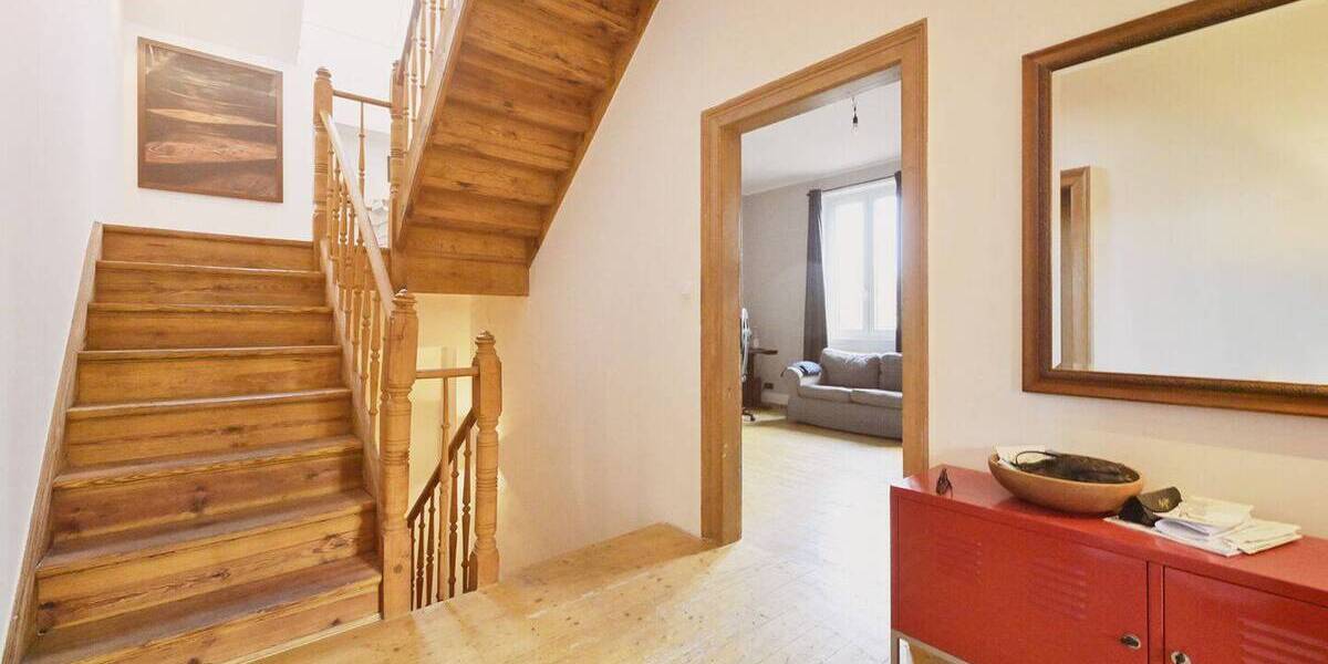 Mehrfamilienhaus, Wohnhaus Frankfurt am Main Seckbach - 6 Zimmer, 242 m&sup2;, 1.100.000&euro; | Angebot:26139136