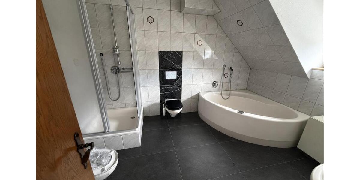 Einfamilienhaus Limeshain - 5 Zimmer, 168 m&sup2;, 2.100&euro; | Angebot:27672657