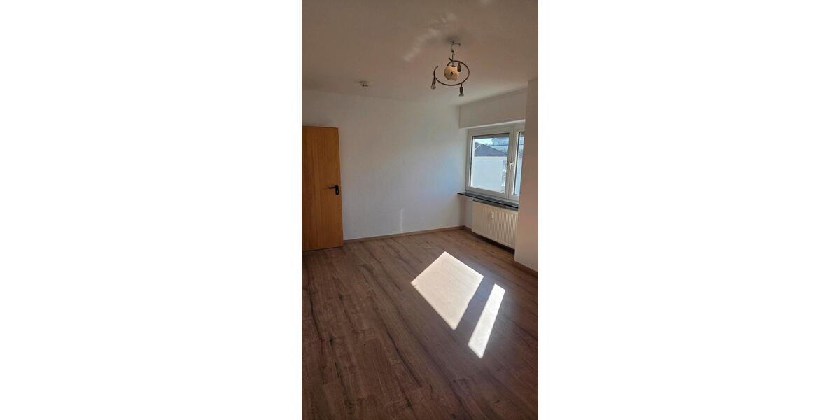 Etagenwohnung Frankfurt am Main Niederrad - 3 Zimmer, 100 m&sup2;, 1.580&euro; | Angebot:27618641