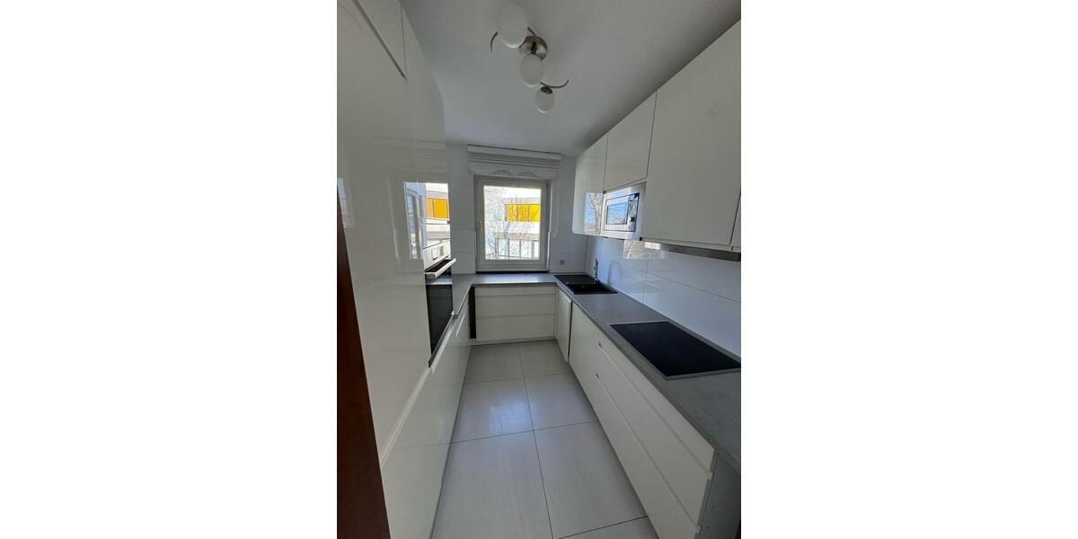 Maisonettenwohnung Dietzenbach - 6 Zimmer, 182 m&sup2;, 2.950&euro; | Angebot:19980319