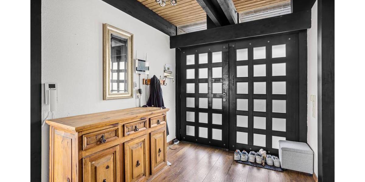 Einfamilienhaus Gelnhausen Haitz - 8 Zimmer, 354 m&sup2;, 950.000&euro; | Angebot:25685325