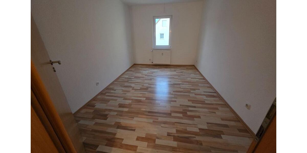 Etagenwohnung Karben - 3 Zimmer, 86 m&sup2;, 850&euro; | Angebot:25515620